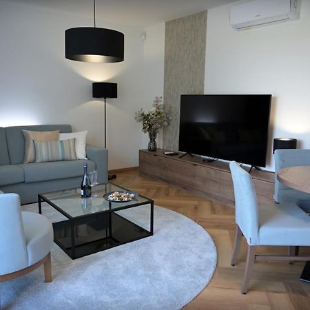 Apartman Golfballs Sajdikove Humence Exteriör bild