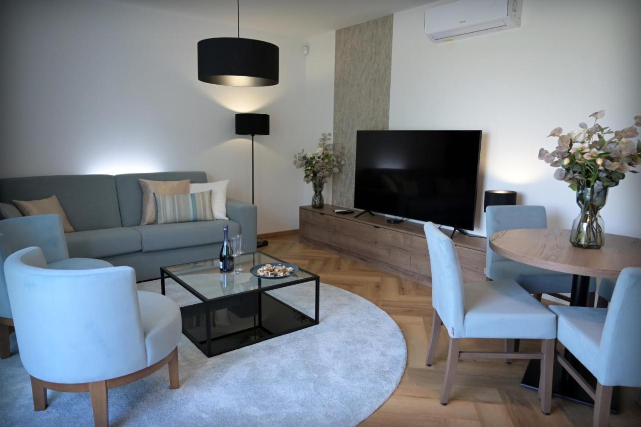 Apartman Golfballs Sajdikove Humence Exteriör bild