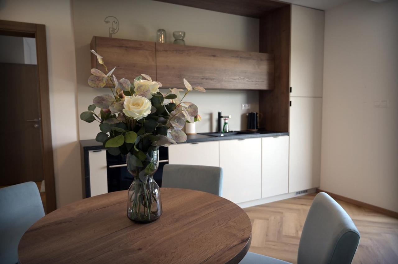 Apartman Golfballs Sajdikove Humence Exteriör bild