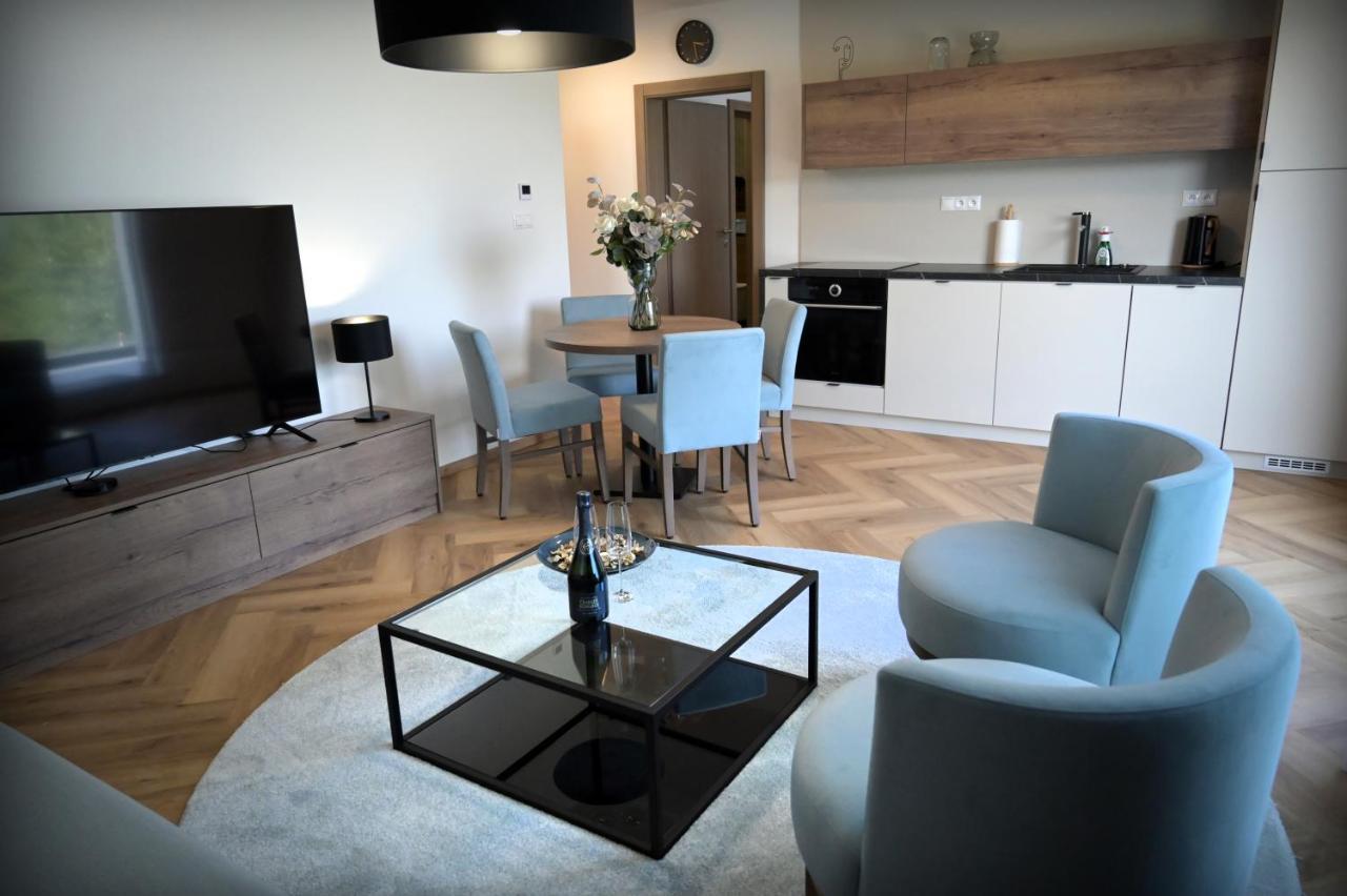 Apartman Golfballs Sajdikove Humence Exteriör bild
