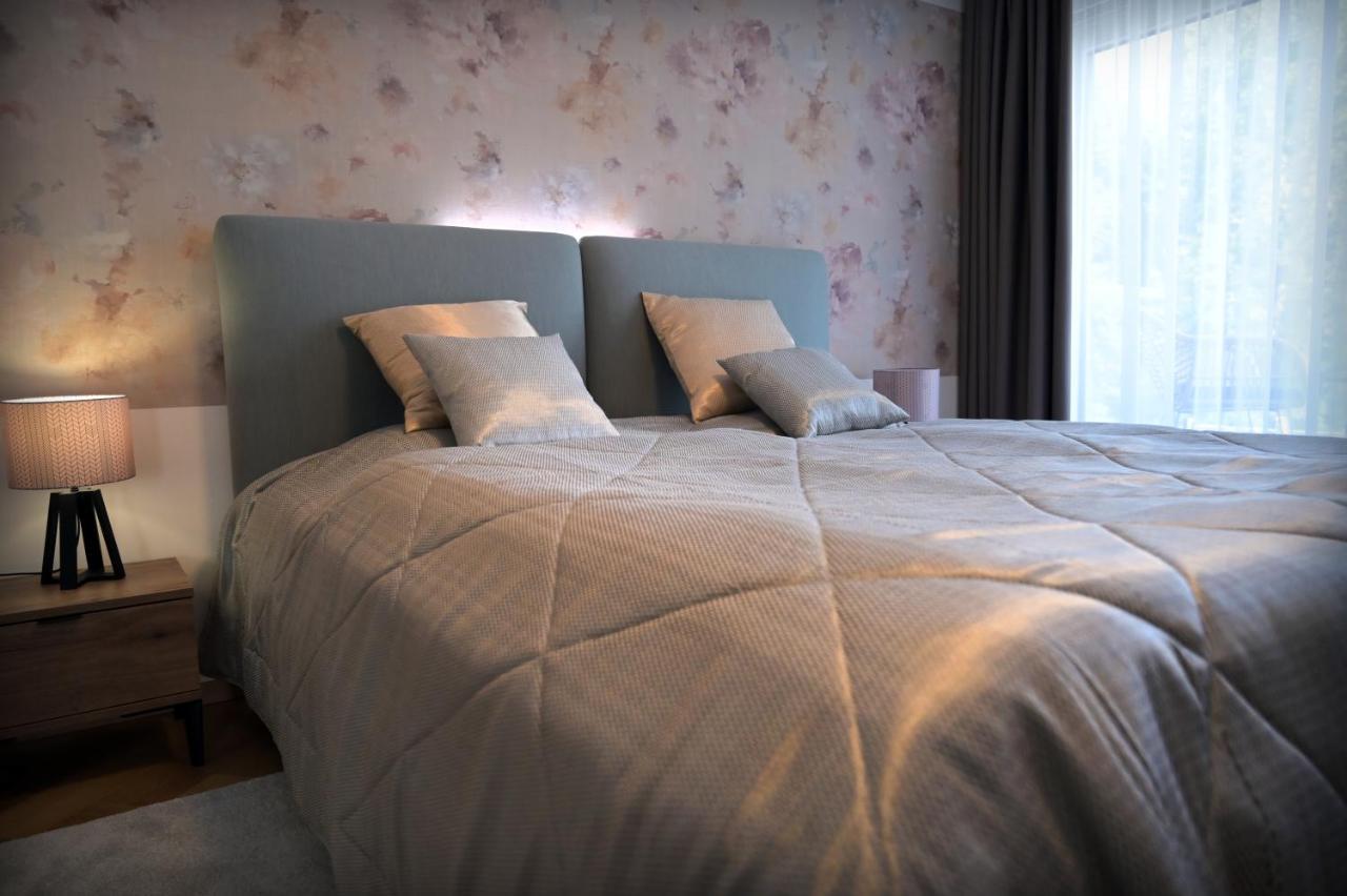 Apartman Golfballs Sajdikove Humence Exteriör bild